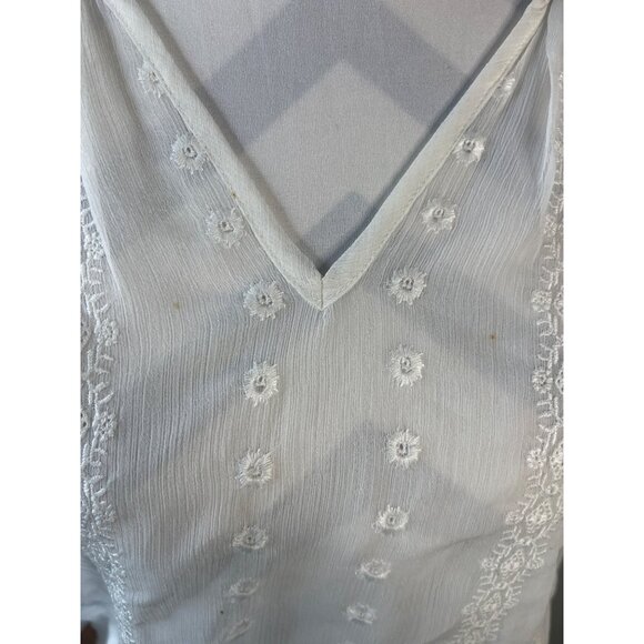Olive & Oak Quarter Sleeve Sheer White Embroidered Blouse Size Small - Picture 3 of 6